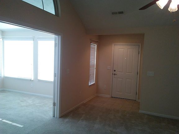 5th image of 9168 Royal Oak Ln