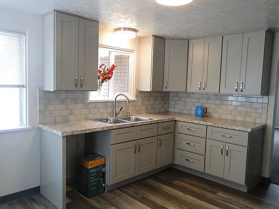 5th image of 503 S Chestnut St #A