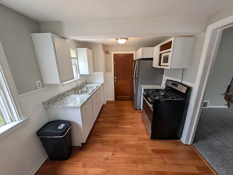 45 Hollywood Ave #2 — Photo 8