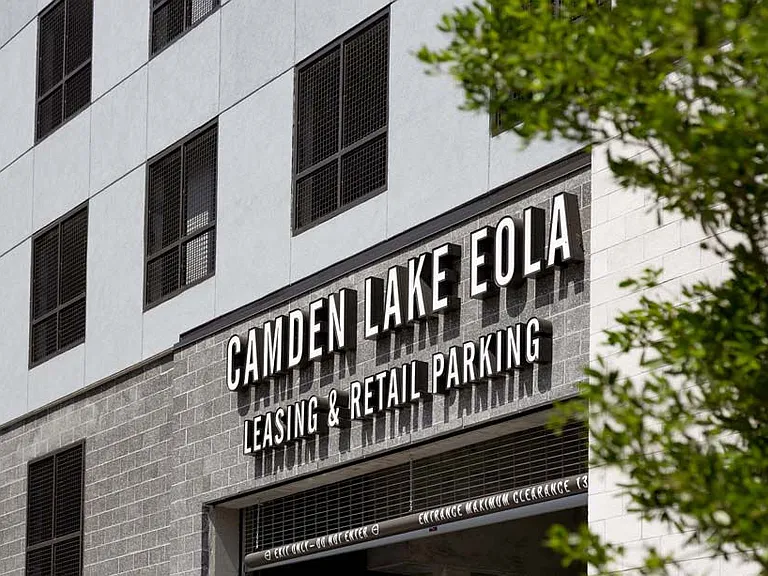 Camden Lake Eola — Photo 34