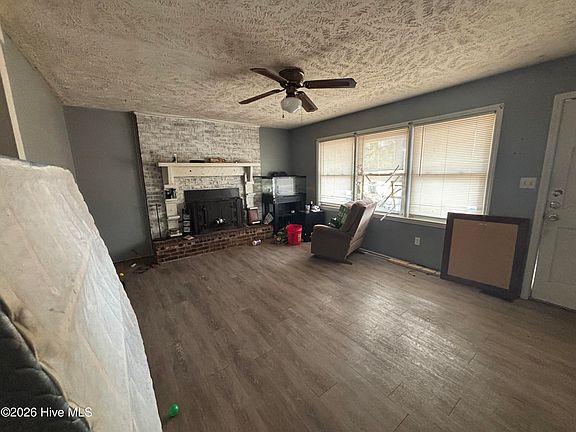 4th image of 504 Beeler Avenue