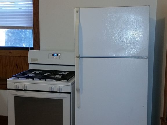 3rd image of 7134 N Wolcott Ave #3B
