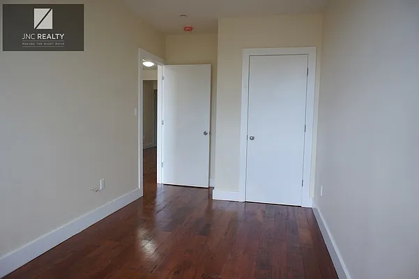 Rented by Voro, LLC | media 23