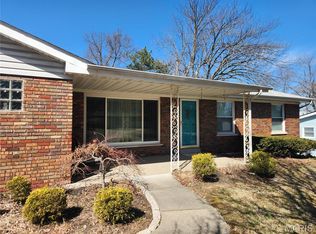 513 S Duchesne Dr, Saint Charles, MO 63301