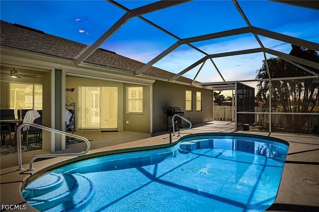 3 bed, 2.0 bath, 1719 sqft, $5,465 — Photo 1