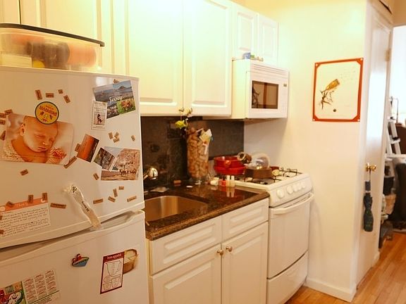 4th image of 11 E 66th St APT 4D