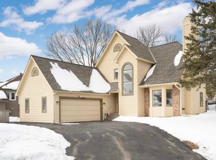 16344 Adret Ct, Eden Prairie, MN 55346