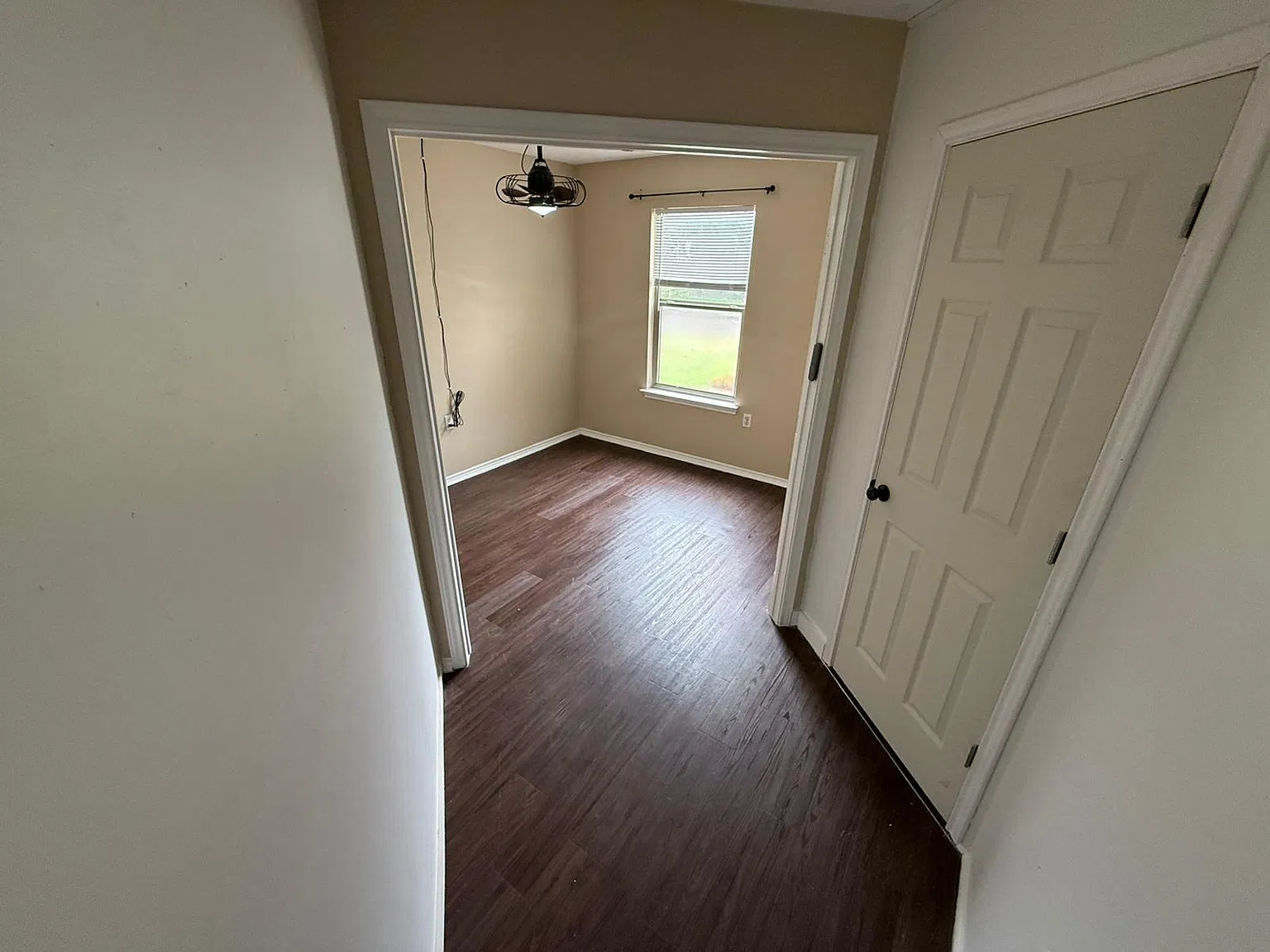1 bed, 120 sqft, $499 — Photo 4