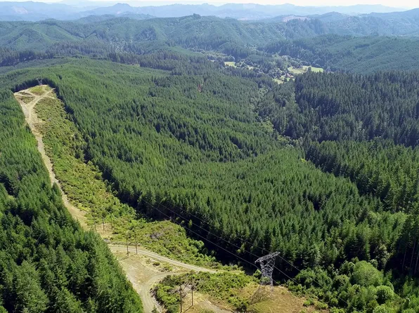 McKinley Ln, Coquille, OR 97423