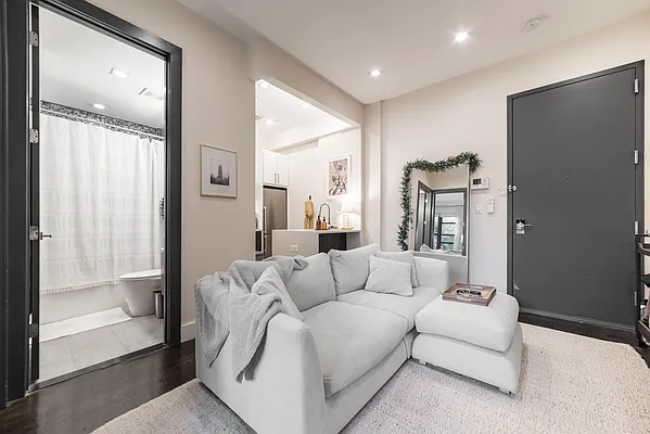 Rented by Joel Scharf, LREB | media 4