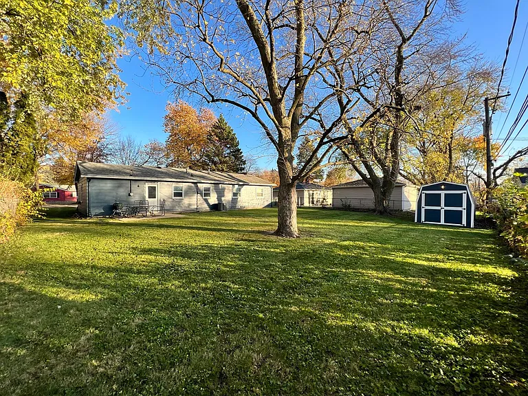 214 E Arrowhead St — Photo 5