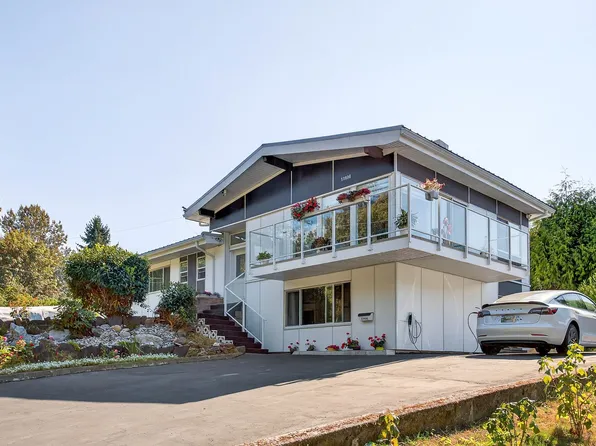 11906 100th Ave, Surrey, BC V3V 2W1