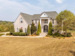 5166 Middlefork Rd, Luray, TN 38352