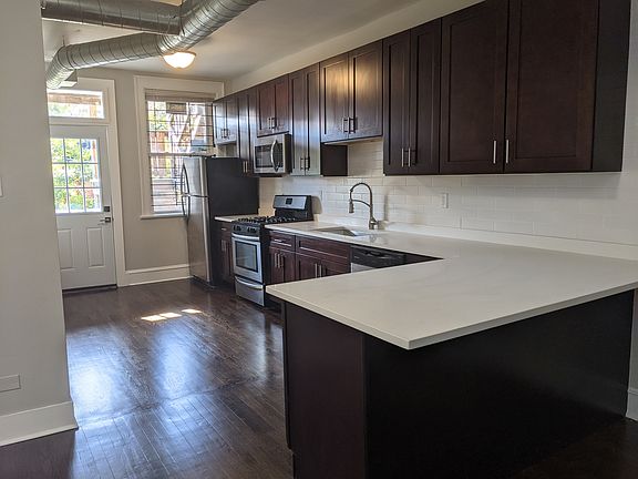 2nd image of 1235 W Granville Ave #3E