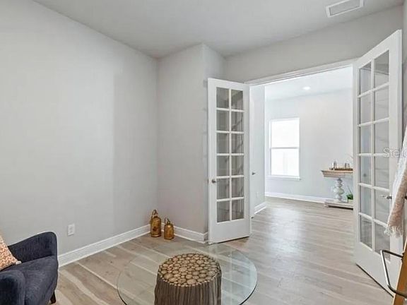 5th image of 3813 W Swann Ave #2