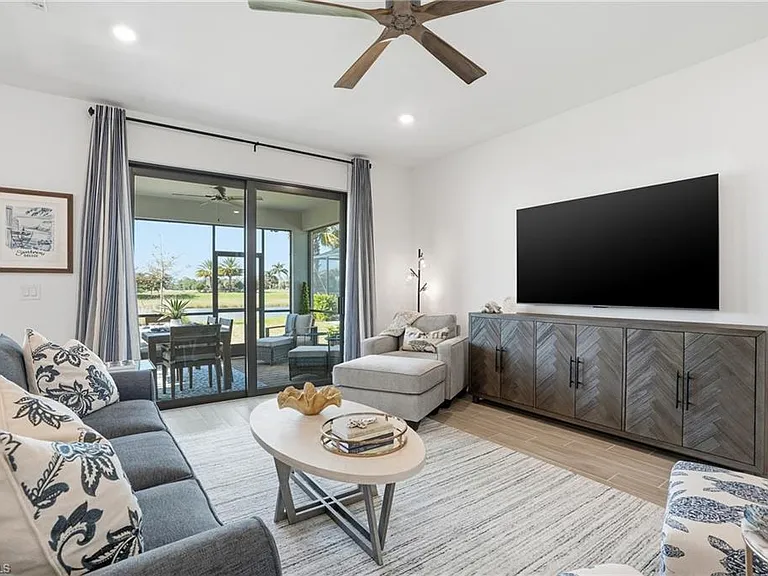 1657 Serena Ave — Photo 6