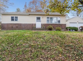 10 Forest Hill Dr, Flemington, NJ 08822
