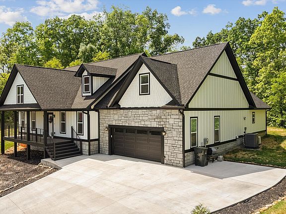 5th image of 1354 Wisteria Ln