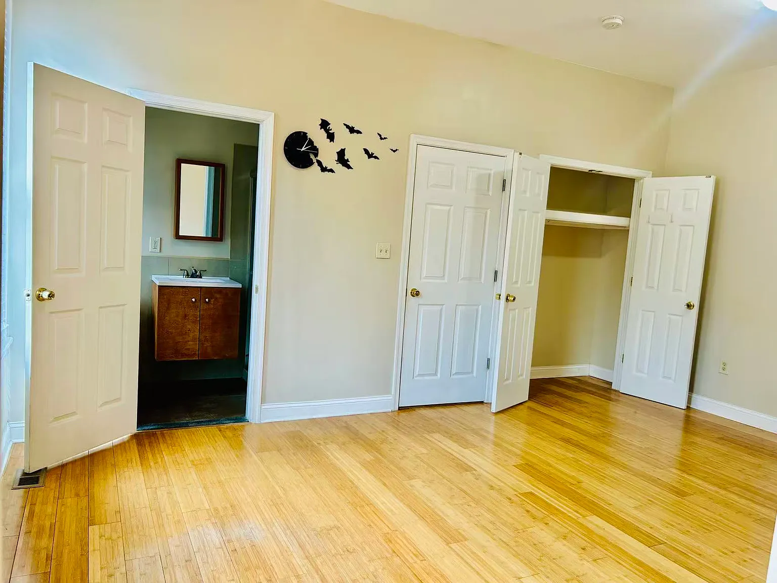 2 bed, 1000 sqft, $1,800 — Photo 4