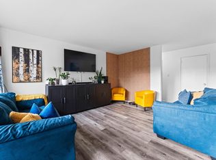 Cedarbrae Gardens, Edmonton, AB T6J 0R5