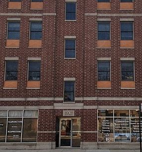 1st image of 1921 W Diversey Pkwy #401
