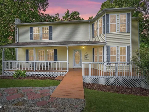 147 Fiddlers Branch Rd, Hampton, TN 37658