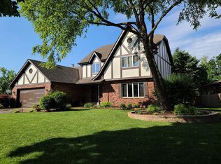 1224 N Honey Hill Rd, Addison, IL 60101