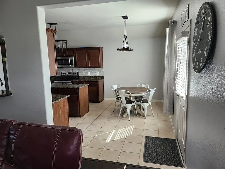 212 Judge King Dr — Photo 5