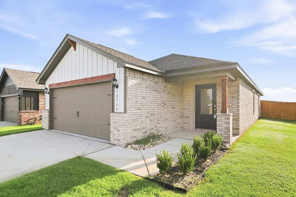 3 bed, 2.0 bath, 1420 sqft, $1,710 — Photo 3