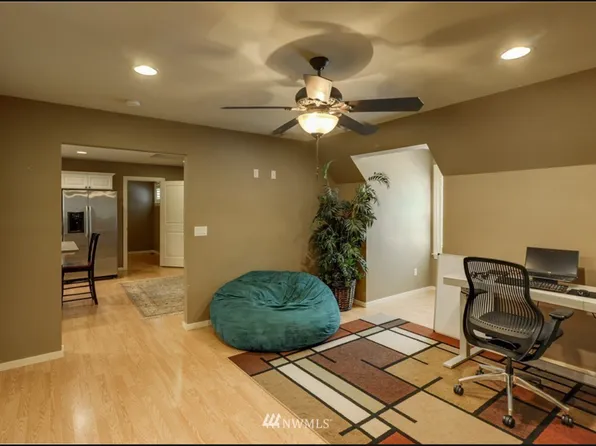 21921 60th Ave SE #2, Woodinville, WA 98072