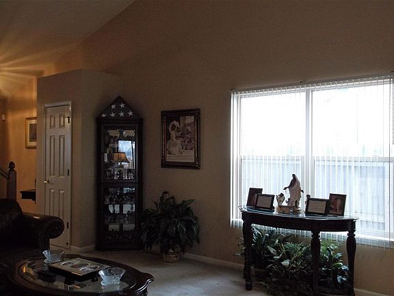 3rd image of 7606 Melody Cir W