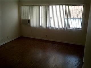3rd image of 1745 N Orange Dr APT 213