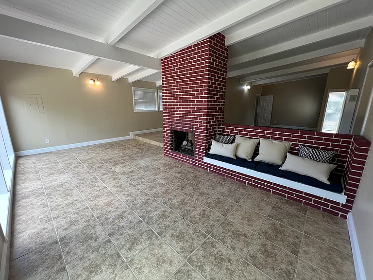 1845 Ord Grove Ave — Photo 27