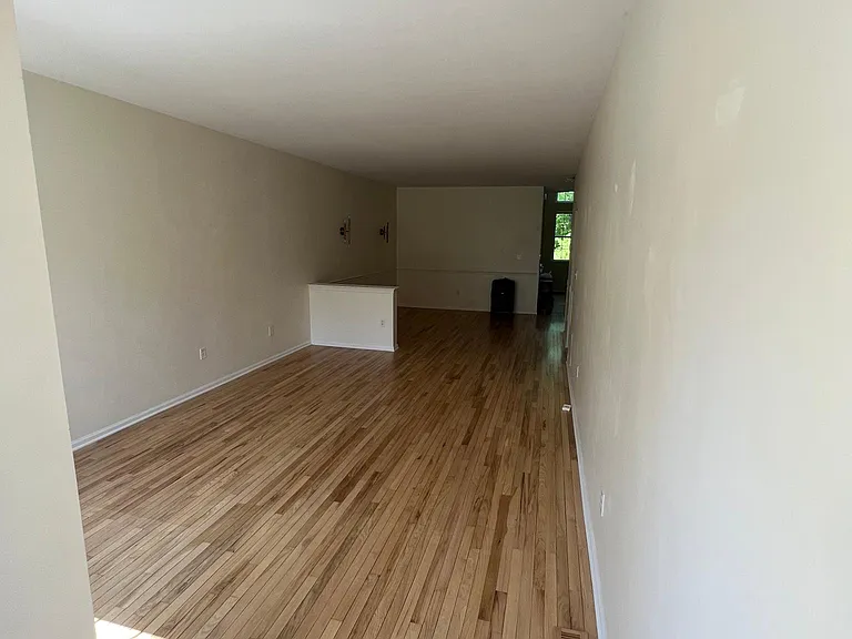 19 Tankard Ln — Photo 4
