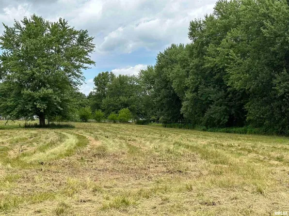 61 & 62 Rose Ct E, Geneseo, IL 61254