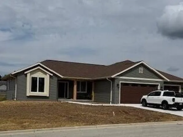 421 Park PLACE, Elkhart Lake, WI 53020
