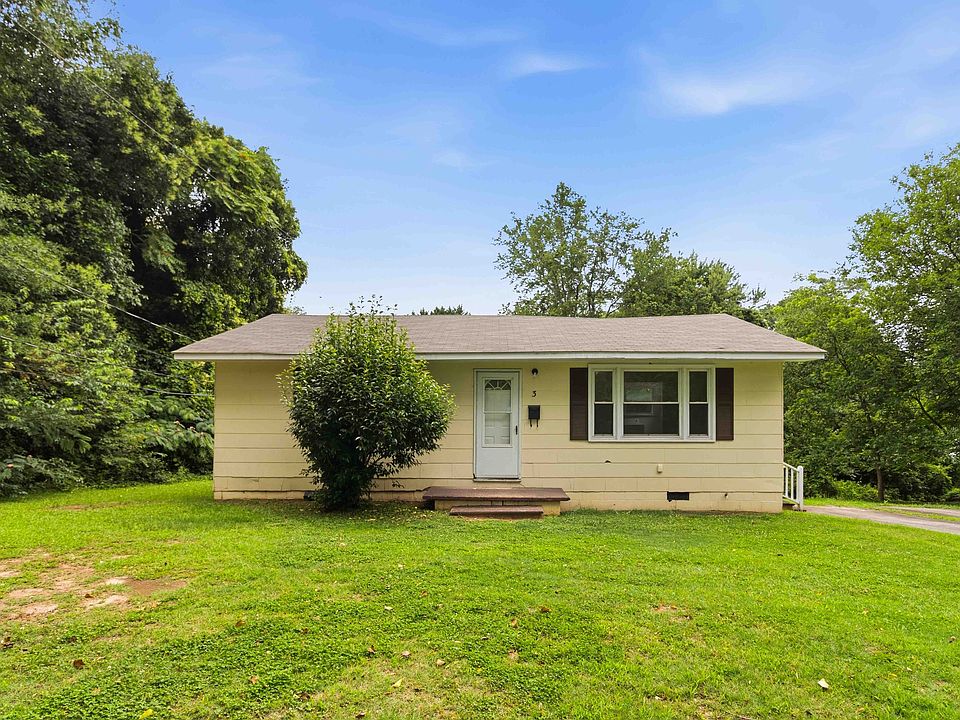 1st image of 3 Pine Ln