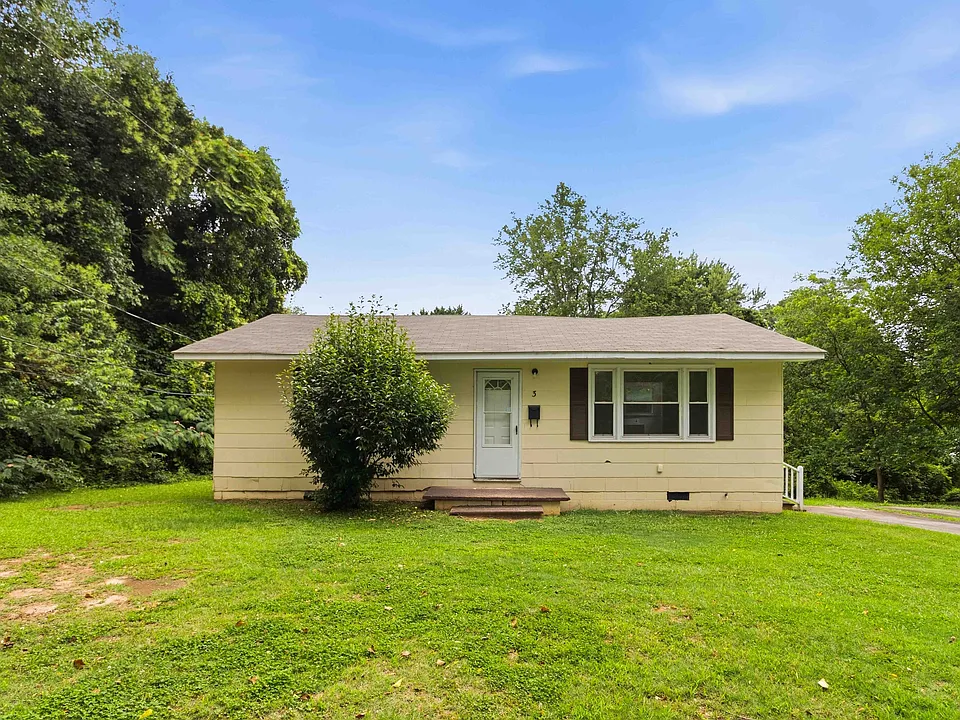 3 Pine Ln