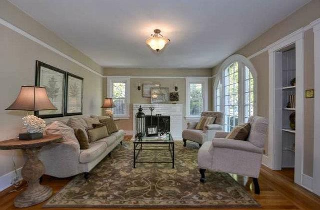 1st image of 1038 Guinda St