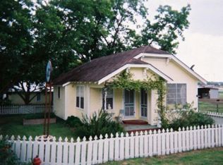 701 N Main St, Burton, TX 77835