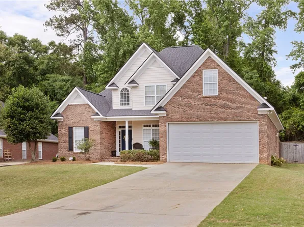 611 Shadow Wood Dr, Smiths Station, AL 36877