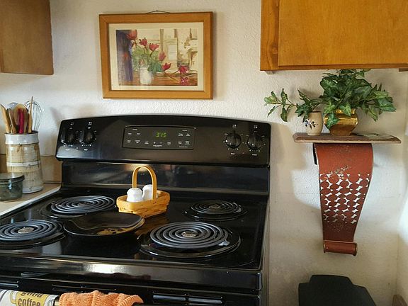 Kitchen area, furnished