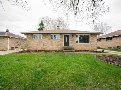 9913 Shady Ln, Brooklyn, OH, 44144