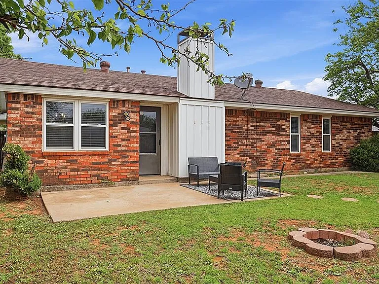 10316 Glascow Dr — Photo 14