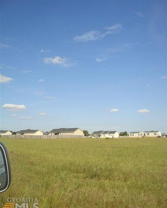 2nd image of 121 Emerald Blvd