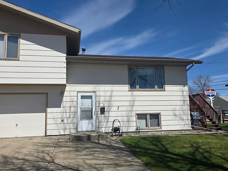 1304 E Ingals Ave — Photo 1