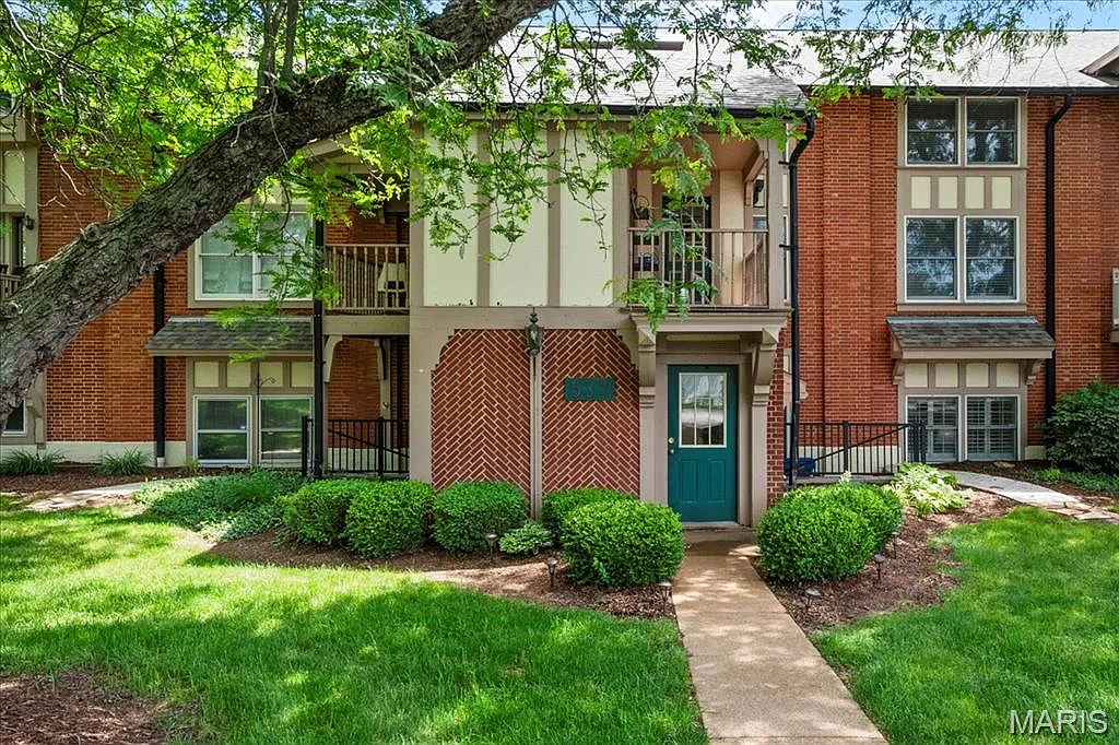 537 Colebrook Dr APT C photo 1