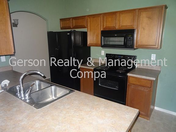 3rd image of 42284 W Michaels Dr