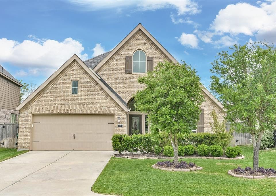 1st image of 106 Pine Crest Cir