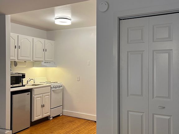 3rd image of 334 E 59th St #1